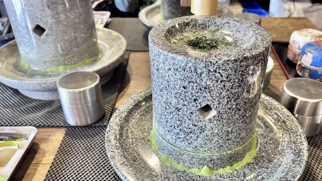 釜座町町家 石臼 お茶挽き体験