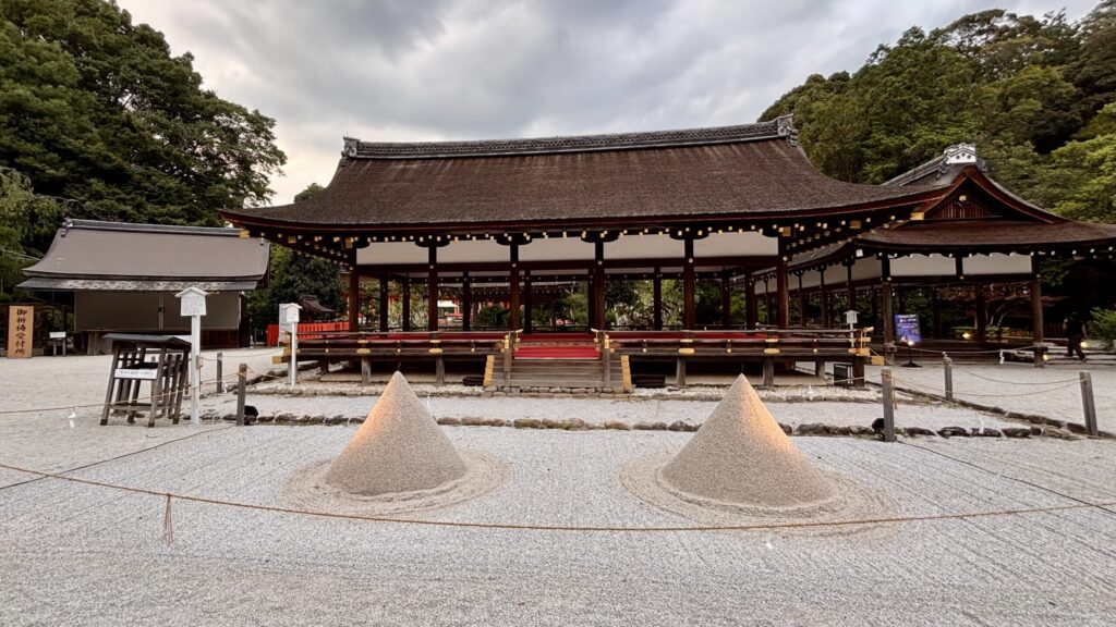 上賀茂神社 境内 ライトアップ 夜間特別参拝